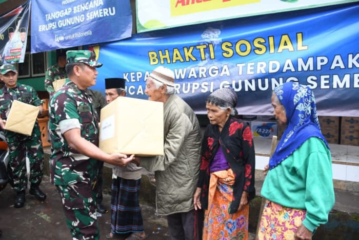 Kasdam V/Brawijaya Tinjau Lokasi Terdampak Erupsi Semeru dan Salurkan Bantuan