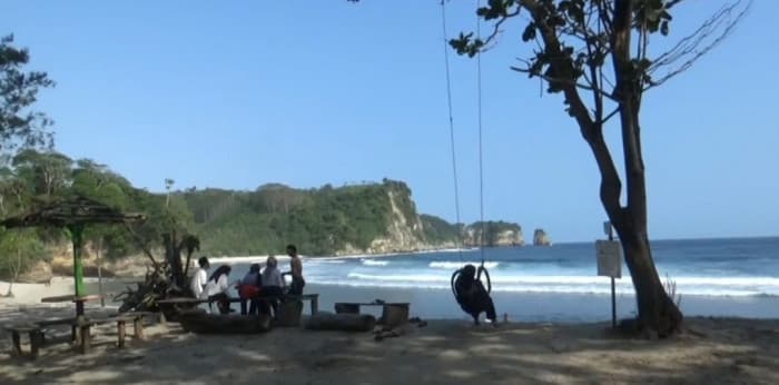 Pantai Sanggar Tujuan Wisata Baru di Tulungagung , Memiliki Panorama Indah
