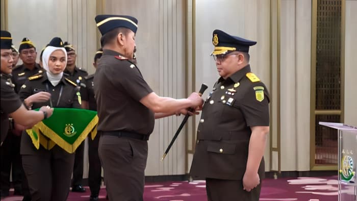 Jaksa Agung ST Burhanuddin Lantik Narendra Jatna dan Leonard Simanjuntak Sebagai Staf Ahli Jaksa Agung