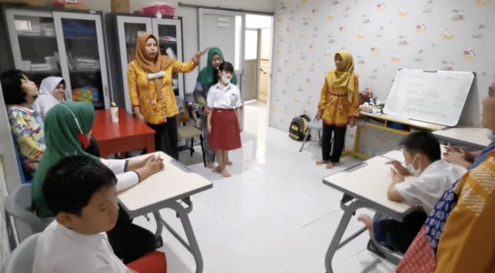 Ibu Rumah Tangga di Sidoarjo Dirikan Sekolah Luar Biasa dengan Uang Pribadi