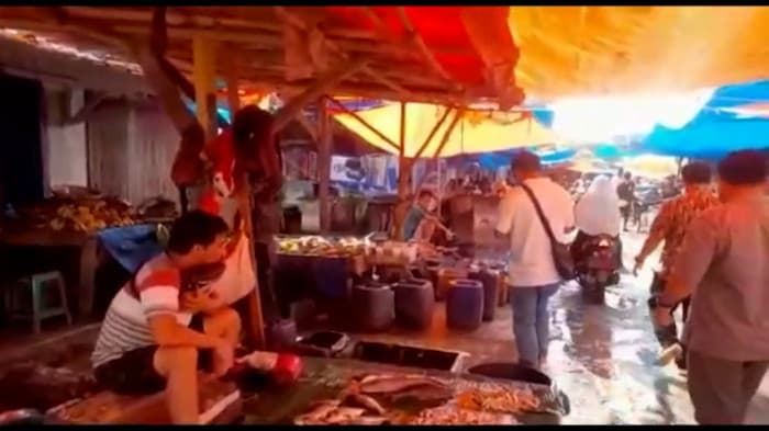 Pedagang Pasar Keluhkan Marak Pungli di Lampung Utara