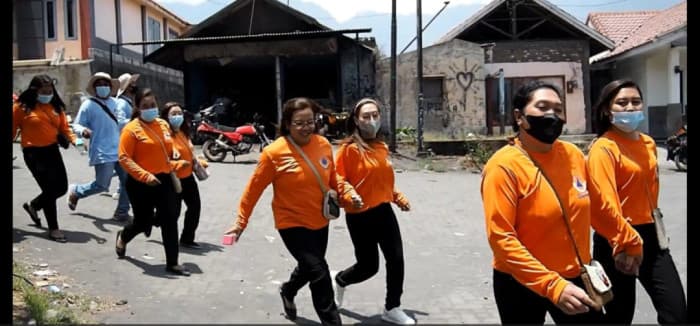 Gunung Bromo Erupsi, Pengunjung dan Warga Panik 