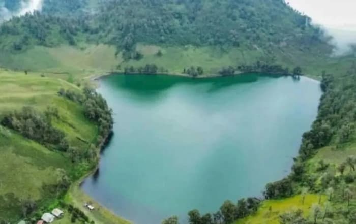 Badan Geologi: Ranu Kumbolo Aman, Tapi Risiko Abu Semeru Masih Ada