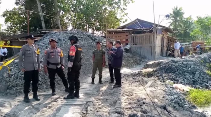 Families of Miners Brace for Worst