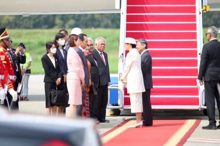 Usai Keliling 4 Kota di Indonesia, Kaisar Naruhito Pulang ke Jepang