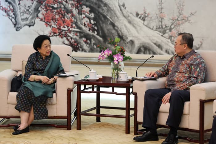 Megawati Terima Buku Tata Kelola Pemerintahan dari Presiden Xi Jinping