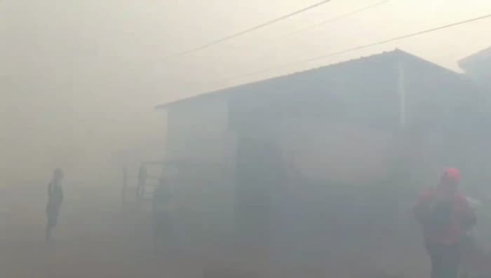 Rumah Diselimuti Kabut Asap, Warga Mengungsi