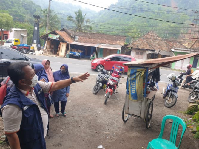 Dugaan Longsor Ciherang Akibat Rembesan Saluran Air di Puncak Bukit Leuweung Kadu