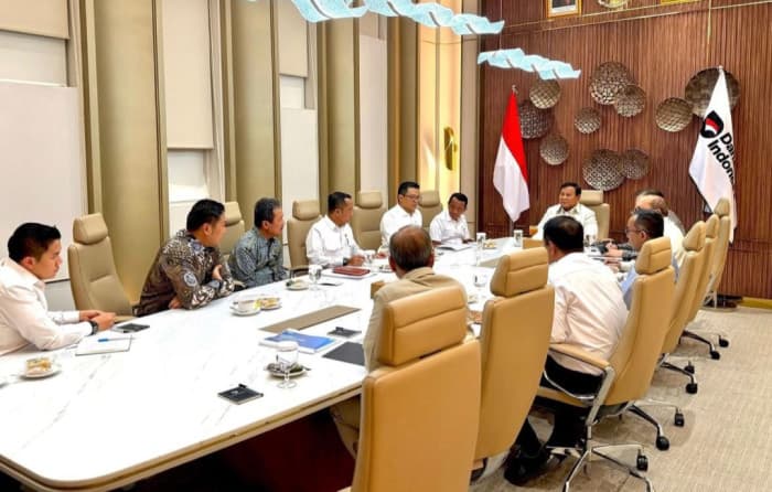 Presiden Prabowo Pimpin Ratas Bersama Kabinet Merah Putih di Istana Negara