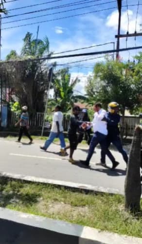 Pj Gubernur Papua Kena Lemparan Batu saat Kerusuhan di Stakin, Kapolresta Jayapura: Beliau Sudah Kami Evakuasi