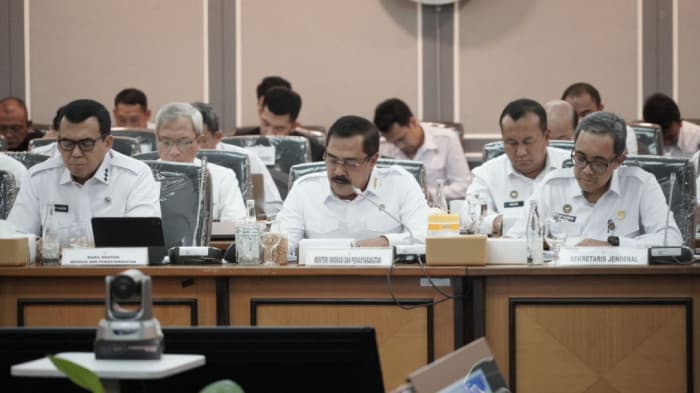 Menteri Imipas Paparkan Pagu Anggaran 2026 dalam Raker bersama Komisi XIII DPR