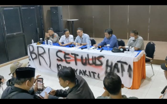 Uang Ratusan Juta Milik Puluhan Nasabah BRI Mendadak Raib