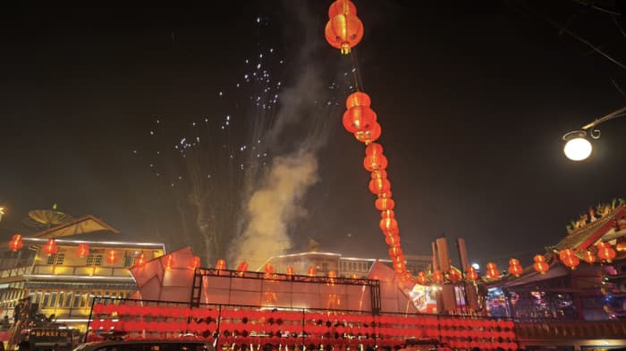 Cahaya Obor Terangi Singkawang, Ramadan dan Imlek Disambut Penuh Harmoni