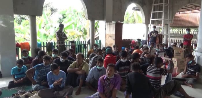 Ratusan Warga Rohingya Terdampar di Perairan Krueng Mane