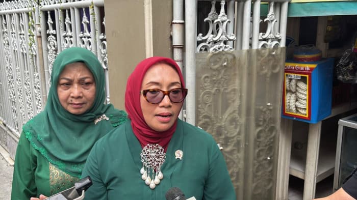 Menteri PPPA Usulkan Gerbong Wanita KRL Ditempatkan di Tengah Rangkaian