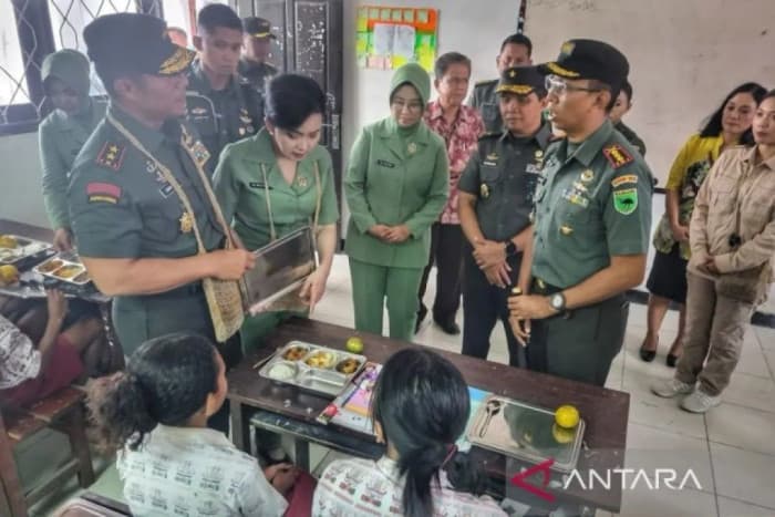 Pangdam XVIII Kasuari Tinjau Langsung Program Makan Bergizi Gratis di Manokwari