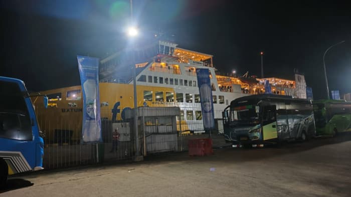 Arus Penyeberangan Jawa–Sumatra di Pelabuhan Bakauheni Menurun