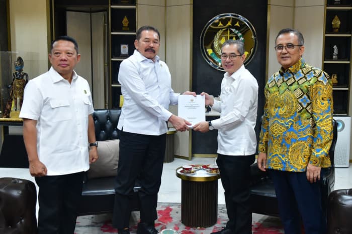 BPK Serahkan LHP Investigatif PT Indofarma Tbk kepada Jaksa Agung