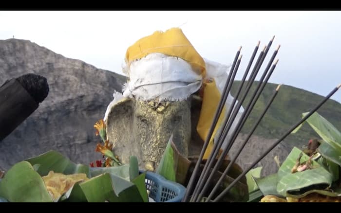 Patung Ganesha Diduga Jatuh ke Kawah Bromo Akibat Angin Kencang