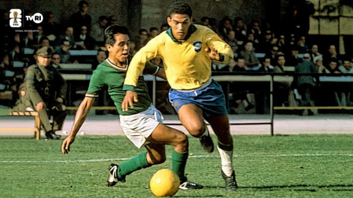 Bintang Piala Dunia 1962: Garrincha Si Burung Kecil Pembawa Brasil Juara